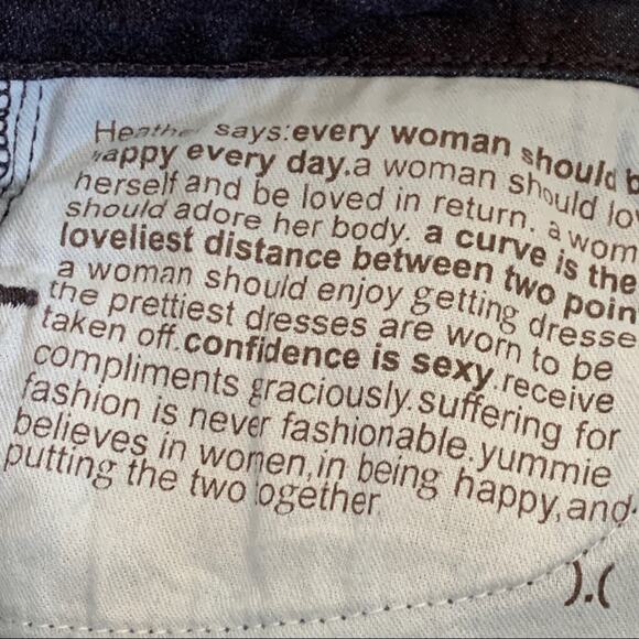 Yummie Boot Cut Jeans Slimming Dark Wash Mid Rise Slim Boot Cut Jeans Size 25 - Picture 10 of 12